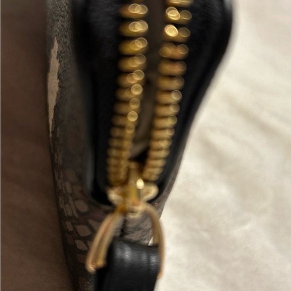 NWT- coach corner zip wristlet - Picture 5 of 6